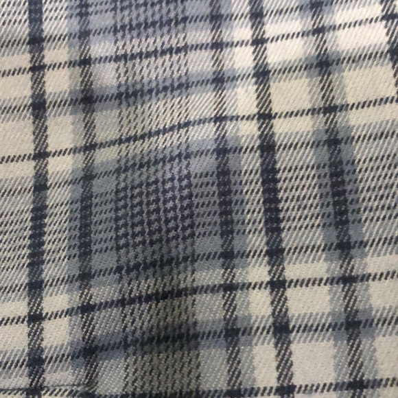 Super cute cropped brandy button up shirt - Picture 2 of 3